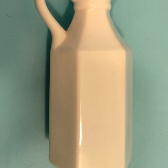 White Ceramic Cruet Vinegar Oil Vintage Pottery China Pourer Stopper Xcell - Picture 16 of 16